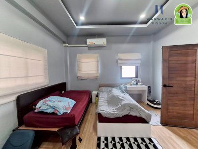 บ้านเดี่ยว 2 ชั้น สไตล์อาคารพาณิชย์ ในซอยพนม 9 ทำเลในเมือง