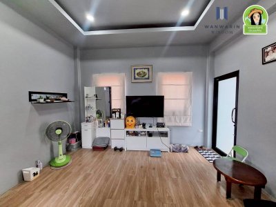 บ้านเดี่ยว 2 ชั้น สไตล์อาคารพาณิชย์ ในซอยพนม 9 ทำเลในเมือง