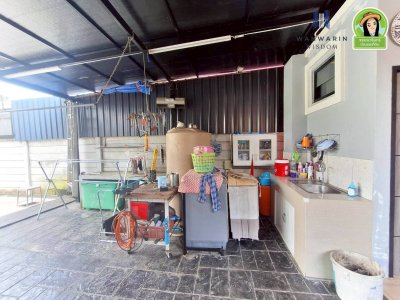 บ้านเดี่ยว 2 ชั้น สไตล์อาคารพาณิชย์ ในซอยพนม 9 ทำเลในเมือง