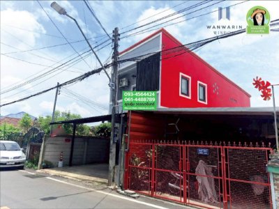 บ้านเดี่ยว 2 ชั้น สไตล์อาคารพาณิชย์ ในซอยพนม 9 ทำเลในเมือง