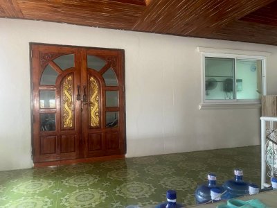 บ้านเดี่ยวชั้นเดียวพร้อมโกดังสินค้า ในอำเภอเขื่องใน