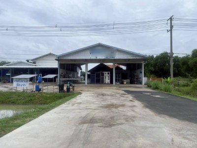 บ้านเดี่ยวชั้นเดียวพร้อมโกดังสินค้า ในอำเภอเขื่องใน