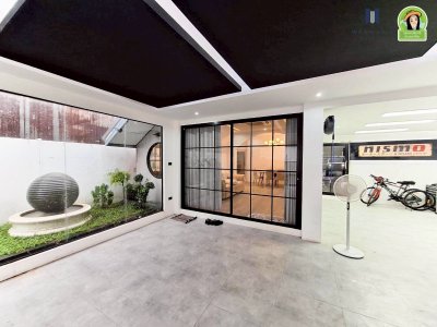 บ้านเดี่ยวชั้นเดียว พร้อมกิจการร้านกาแฟ ในตัวอำเภอเมืองสิรินธร