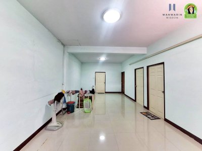 อาคารพาณิชย์ 2 ชั้นครึ่ง 2 คูหา