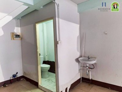 อาคารพาณิชย์ 2 ชั้นครึ่ง 2 คูหา