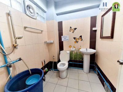 อาคารพาณิชย์ 2 ชั้นครึ่ง 2 คูหา