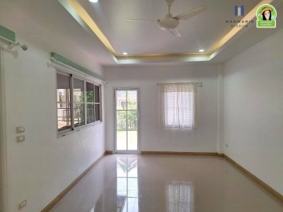 บ้านเดี่ยว 2 ชั้น สไตล์อังกฤษ แบบบ้าน J2 ในโครงการสารินลิฟวิ่งบ้านจั่น