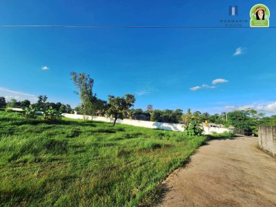 ที่ดินเปล่าแปลงยาว ในซอยสกุลเงิน ต.ขามใหญ่