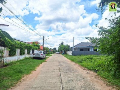 ที่ดินเปล่า แบ่งล็อค บ้านหัวคำ ทำเลดี อยู่ในแหล่งชุมชน มีเพื่อนบ้านแล้ว