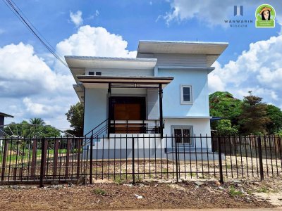 บ้านเดี่ยวชั้นครึ่งยกพื้นสูง รีโนเวทใหม่สไตล์โมเดิร์น ทำเลดี ติดถนนซอยห้วยคุ้ม