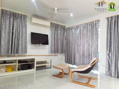 บ้านเดี่ยวชั้นเดียวยกสูง พร้อมอาคารรับรอง เนื้อที่เยอะ หน้ากว้าง ร่มรื่นมาก บรรยากาศดีมีความเป็นส่วนตัว