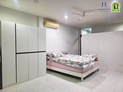 บ้านเดี่ยวชั้นเดียวยกสูง พร้อมอาคารรับรอง เนื้อที่เยอะ หน้ากว้าง ร่มรื่นมาก บรรยากาศดีมีความเป็นส่วนตัว