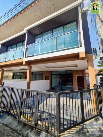 ทาวน์โฮม 2 ชั้น 1 คูหาริม ในโครงการบ้านภัคภิรมย์ 2 (บ้านก้านเหลือง) ต.ขามใหญ่