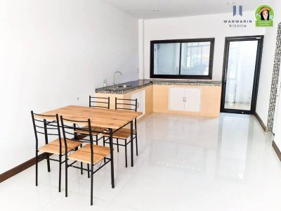 ทาวน์โฮม 2 ชั้น 1 คูหาริม ในโครงการบ้านภัคภิรมย์ 2 (บ้านก้านเหลือง) ต.ขามใหญ่