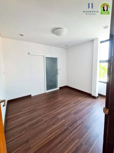 ทาวน์โฮม 2 ชั้น 1 คูหาริม ในโครงการบ้านภัคภิรมย์ 2 (บ้านก้านเหลือง) ต.ขามใหญ่