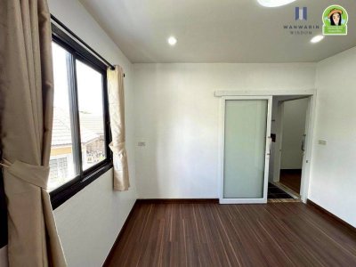 ทาวน์โฮม 2 ชั้น 1 คูหากลาง ในโครงการบ้านภัคภิรมย์ 2 (บ้านก้านเหลือง) ต.ขามใหญ่