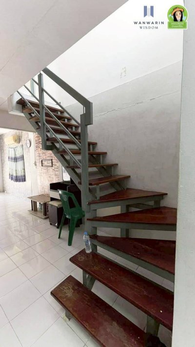 บ้าน 2 ชั้น ในโครงการบ้านเอื้ออาทรห้วยคุ้มเฟส 1