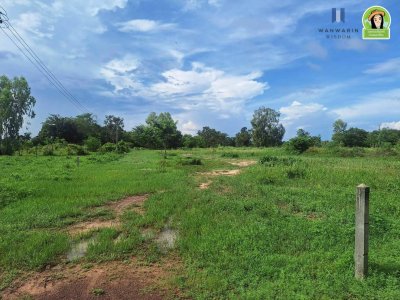 ที่ดินแบ่งล็อค ใกล้ ม.อุบลฯ ฝั่งประตู 4 ทำเลดีใกล้คาเฟ่