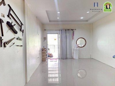 อาคารพาณิชย์ 2 ชั้น 1 คูหา ทำเลในเมือง ใกล้บิ๊กซีอุบลเพียง 5 นาที