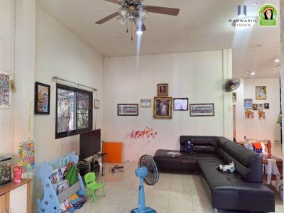 บ้านเดี่ยวชั้นเดียว 2 หลัง บนพื้นที่เดียวกัน ในซอยสมเด็จ 9 ทำเลห้วยวังนอง