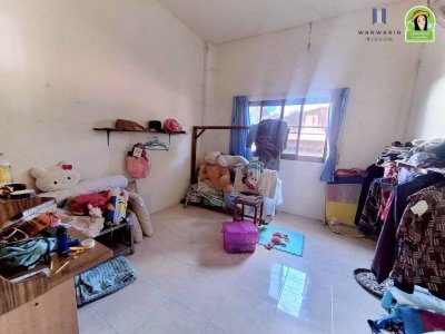 บ้านเดี่ยวชั้นเดียว 2 หลัง บนพื้นที่เดียวกัน ในซอยสมเด็จ 9 ทำเลห้วยวังนอง