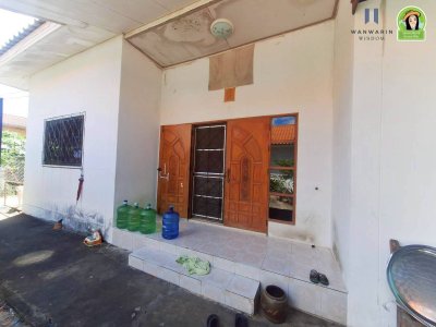 บ้านเดี่ยวชั้นเดียว 2 หลัง บนพื้นที่เดียวกัน ในซอยสมเด็จ 9 ทำเลห้วยวังนอง