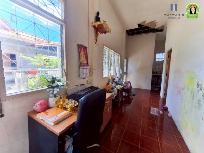 บ้านเดี่ยวชั้นเดียว 2 หลัง บนพื้นที่เดียวกัน ในซอยสมเด็จ 9 ทำเลห้วยวังนอง