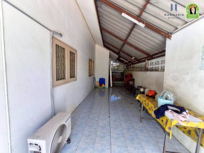 บ้านเดี่ยวชั้นเดียว 2 หลัง บนพื้นที่เดียวกัน ในซอยสมเด็จ 9 ทำเลห้วยวังนอง