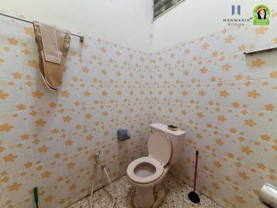 บ้านเดี่ยวชั้นเดียว 2 หลัง บนพื้นที่เดียวกัน ในซอยสมเด็จ 9 ทำเลห้วยวังนอง