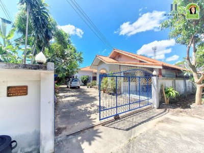 บ้านเดี่ยวชั้นเดียว 2 หลัง บนพื้นที่เดียวกัน ในซอยสมเด็จ 9 ทำเลห้วยวังนอง