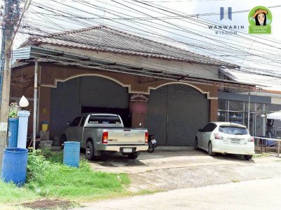 อาคารพาณิชย์ 1ชั้นครึ่ง 2 คูหาทะลุหากัน