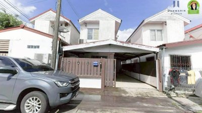 บ้าน 2 ชั้น ในโครงการบ้านเอื้ออาทรห้วยคุ้มเฟส 1