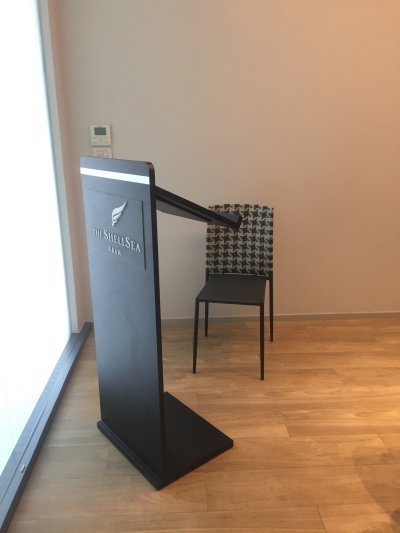 Black PODIUM Table Black PODIUM Table