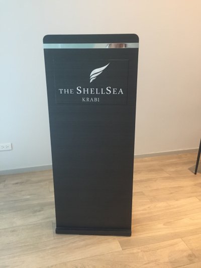 Black PODIUM Table Black PODIUM Table