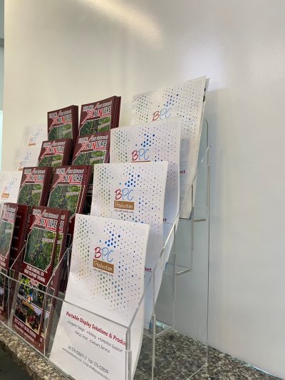 Acrylic brochure stand, clear brochure stand