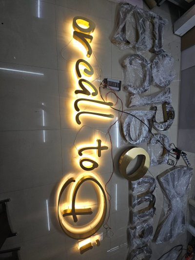 ป้ายหน้าร้าน ป้ายไฟตัวอักษรสแตนเลส 3 มิติ ป้ายหน้าร้าน ป้ายไฟตัวอักษรสแตนเลส 3 มิติ