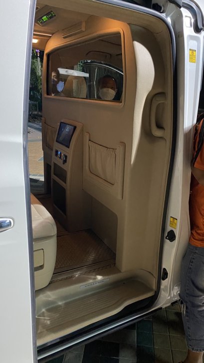 Alphard 2008-2014  ทำฉากกั้นไฟฟ้า