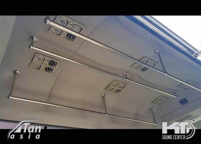 รถตู้ดัดแปลงเป็นรถ ขนส่งเสื้อผ้าของ โรงแรม