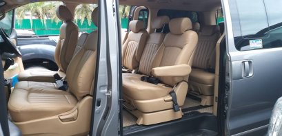 Hyundai H1 เปลี่ยนหนังหุ้มเบาะใหม่