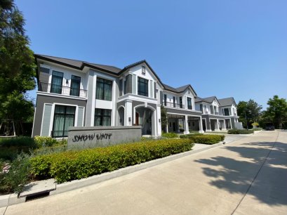 Palazzo ศรีนครินทร์