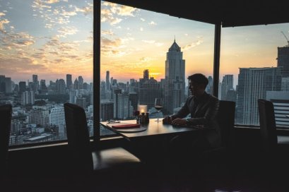 ชม RIB ROOM AND BAR โฉมใหม่ สเต็กเฮ้าส์ ร่วมสมัย โมเดิร์นเทรนดี้ สูงสุด โรงแรมแลนด์มาร์ค กรุงเทพฯ