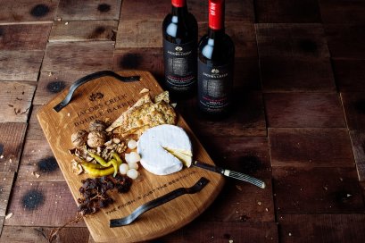 เจค็อบส์ ครีก DOUBLE BARREL บ่มในถังไวน์แบบดั้งเดิม และย้ายไปบ่มในถังวิสกี้