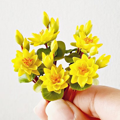 Handmade miniature PRIMROSE clay flowers - thaiminiaturestore