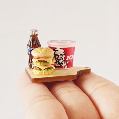 Miniature KFC Fast Food Set with Burger, Soda, and Takeaway Bucket