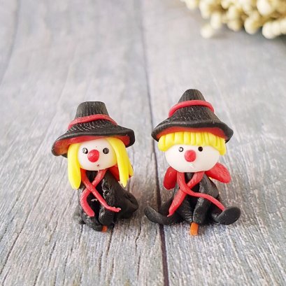 2x Witch Figurine Dollhouse Miniature Gift Halloween Season Decoration