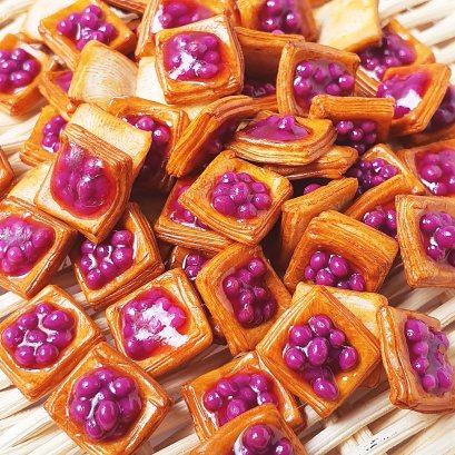 Handmade Clay blueberry Pie 10 mm Set 20 Pcs