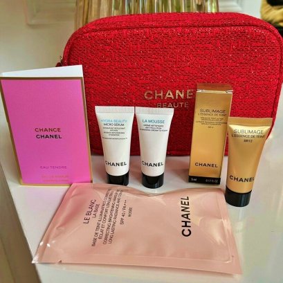 Chanel Beauty Mini Gift Set กระเป๋าแดง 6 items