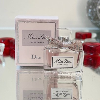 Dior Miss Dior Eau de Parfum new Nouveau 5ml โบว์ผ้า (หัวแต้ม)