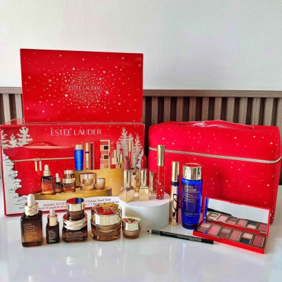 Estee Lauder Holiday Blockbuster gift set 2022