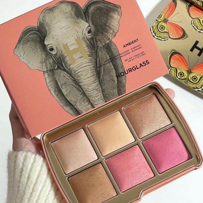 HOURGLASS Ambient Lighting Edit Unlocked - Elephant Palette Christmas (Limited Edition)